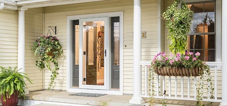 screen door installation in Lake Elsinore