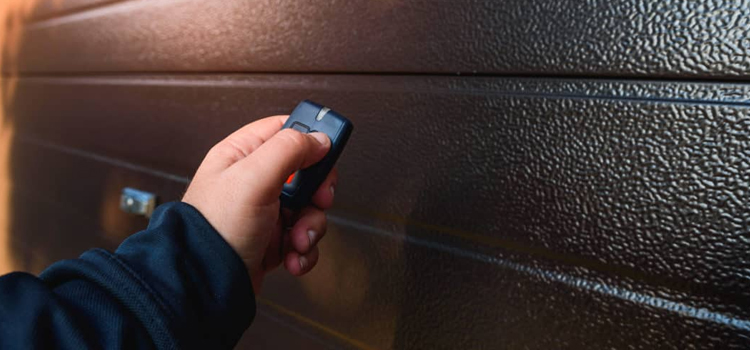 automatic door opener with remote control in Lake Elsinore